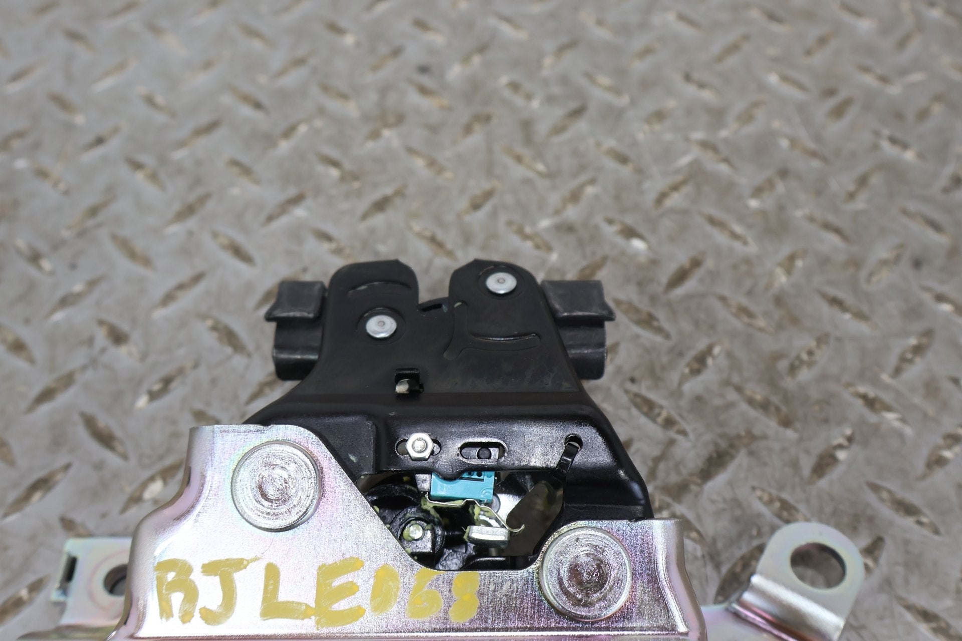18-22 Lexus LC500 OEM Trunk / Deck Lid Latch (Tested)