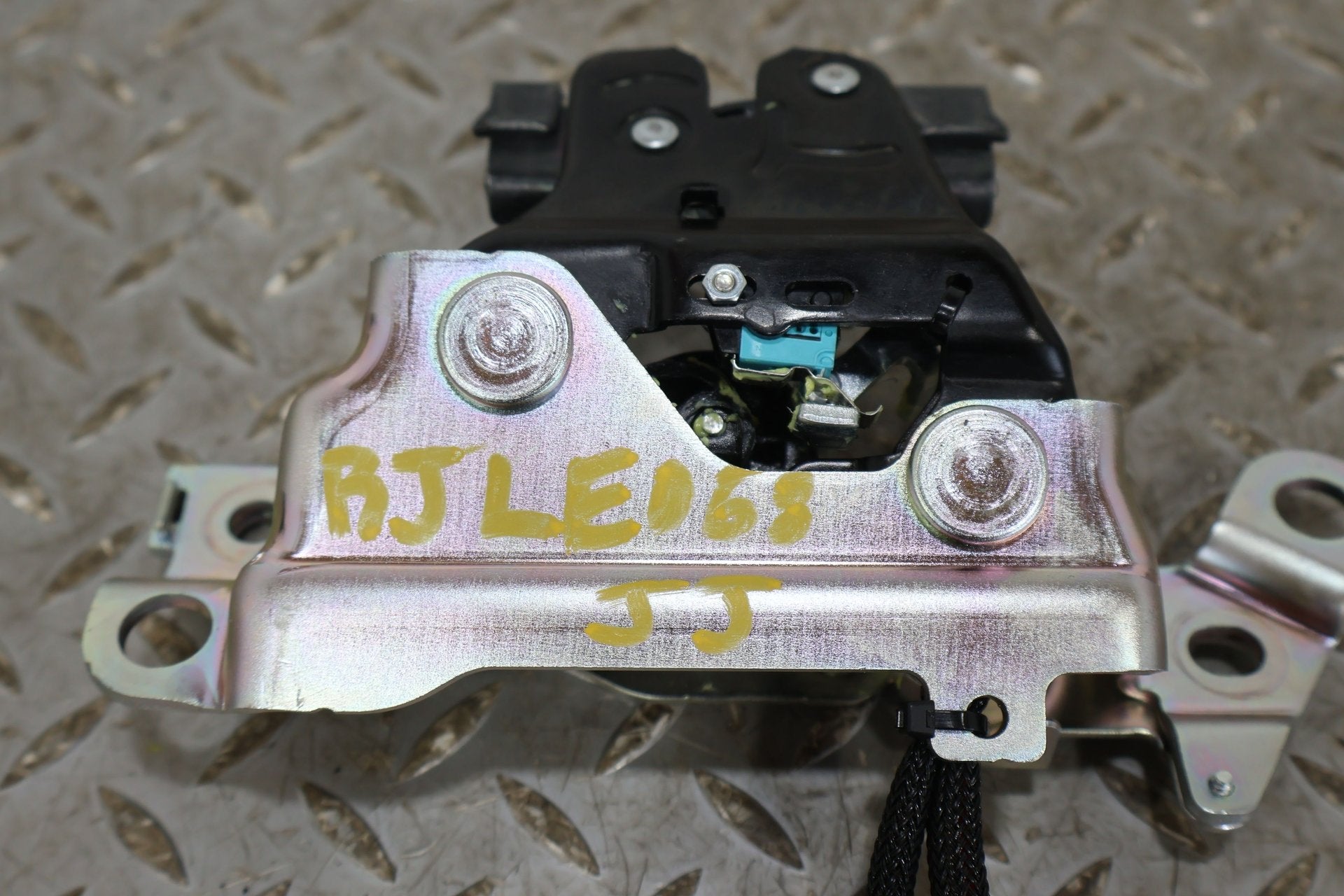 18-22 Lexus LC500 OEM Trunk / Deck Lid Latch (Tested)