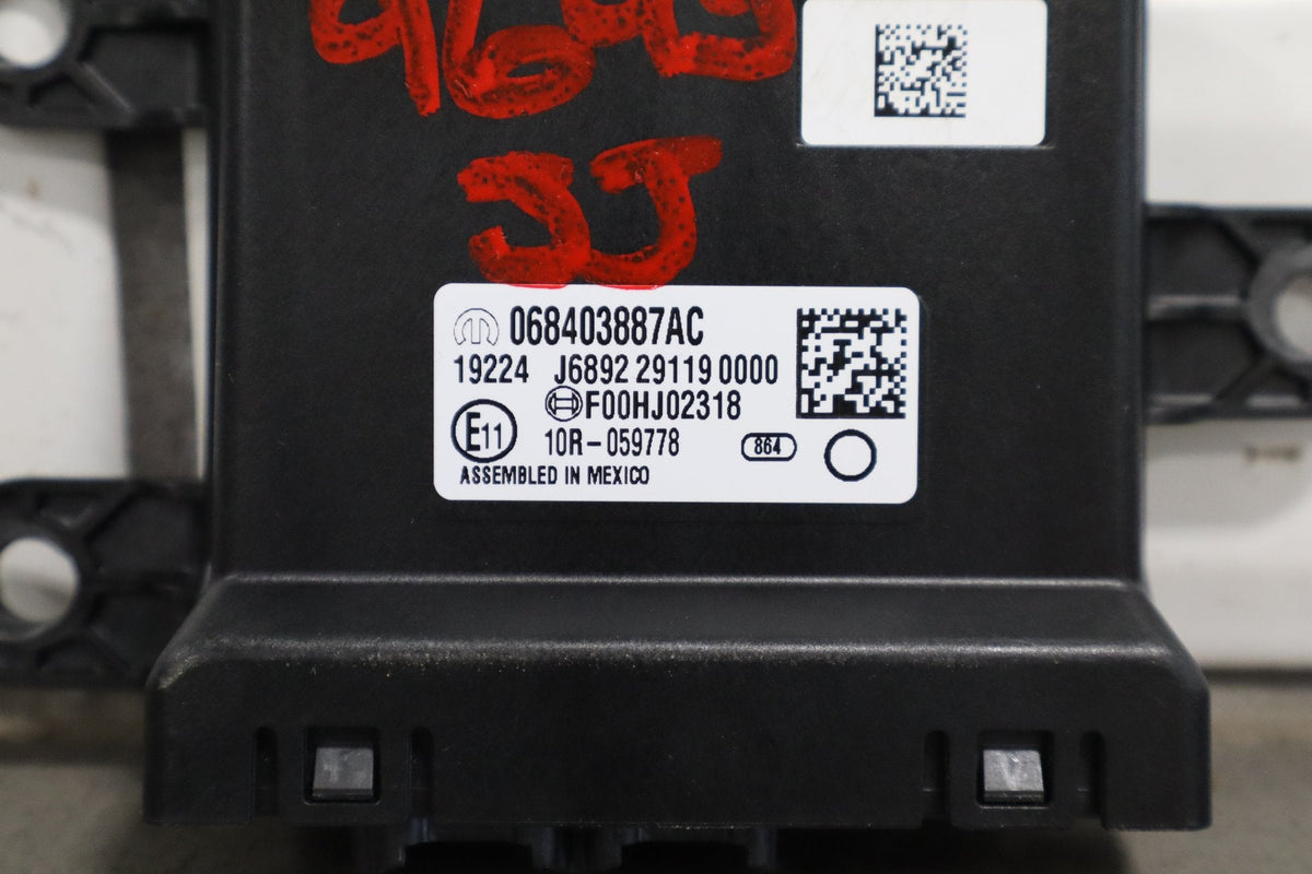 18-23 Dodge Charger Challenger Park Assist Module 068403887AC OEM Gateway