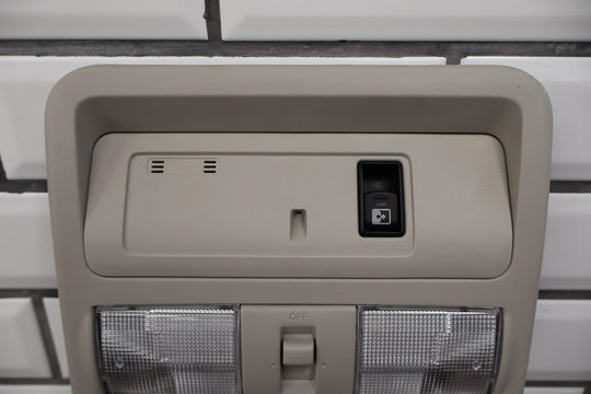 18 - 23 Nissan Titan XD (W/Power Sliding Rear Window) Overhead Roof Console