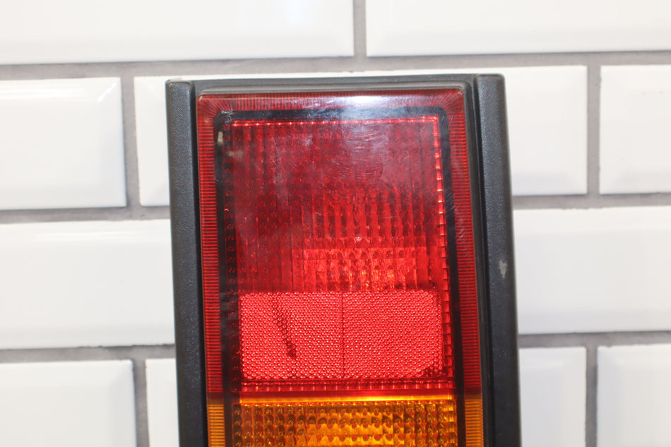 2003-2004 Hummer H2 Right Tail Light 15193459