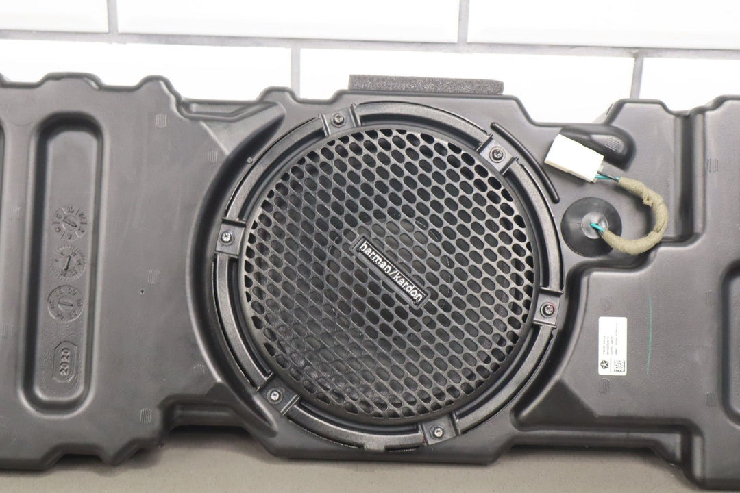 19 - 22 Ram 2500 / 3500 OEM Alpine Subwoofer Speaker W/ Enclosure (68381648AA)