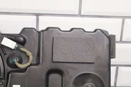 19 - 22 Ram 2500 / 3500 OEM Alpine Subwoofer Speaker W/ Enclosure (68381648AA)