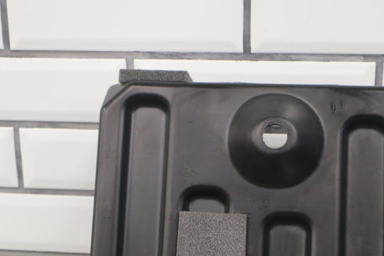 19 - 22 Ram 2500 / 3500 OEM Alpine Subwoofer Speaker W/ Enclosure (68381648AA)