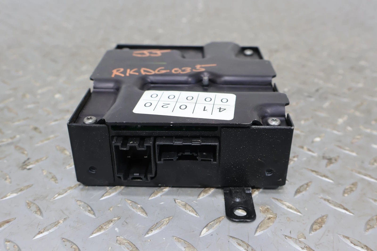 19-23 Ram 2500 Power Inverter Control Module (68302053AD) OEM