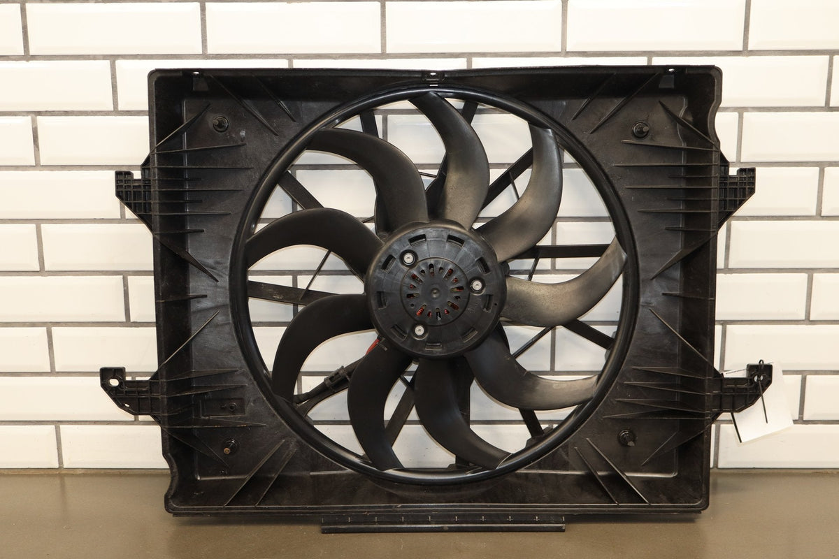 19-24 Ram 1500 (DT) 5.7 Radiator Cooling Fan Shroud Assembly 89269606AE OEM