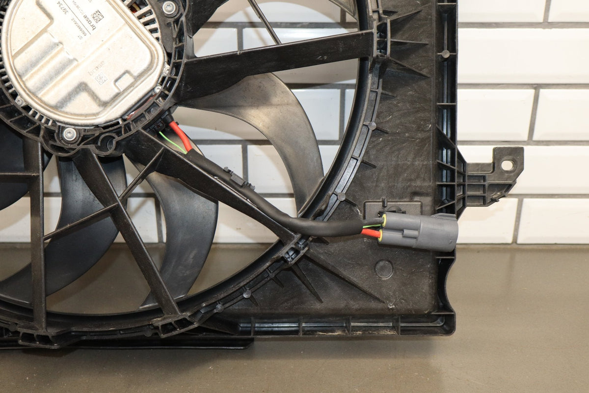 19-24 Ram 1500 (DT) 5.7 Radiator Cooling Fan Shroud Assembly 89269606AE OEM