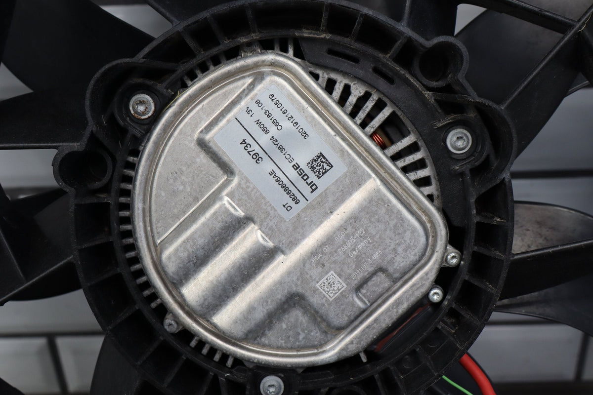 19-24 Ram 1500 (DT) 5.7 Radiator Cooling Fan Shroud Assembly 89269606AE OEM