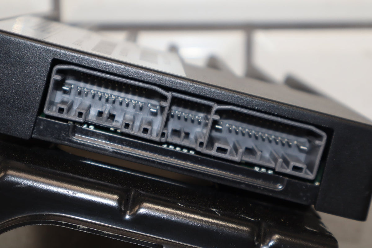 19-24 Ram 1500 (DT) Radio Amplifier