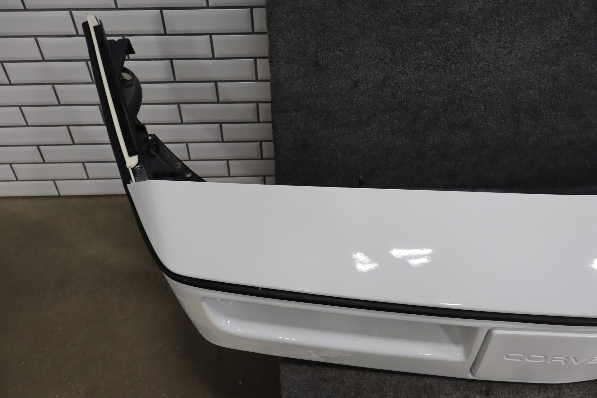 1984-1989 Chevrolet Corvette C4 Front Bumper White 14030201