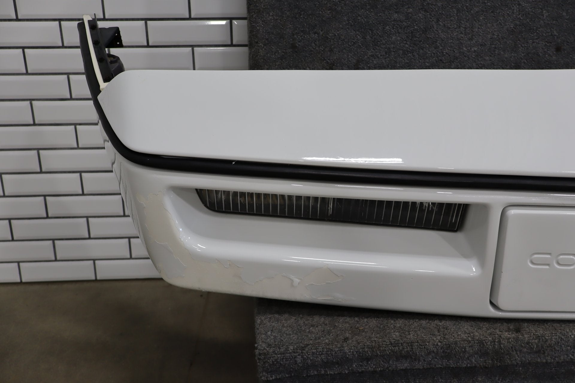 1984-1989 Chevrolet Corvette C4 Front Bumper White 14030201