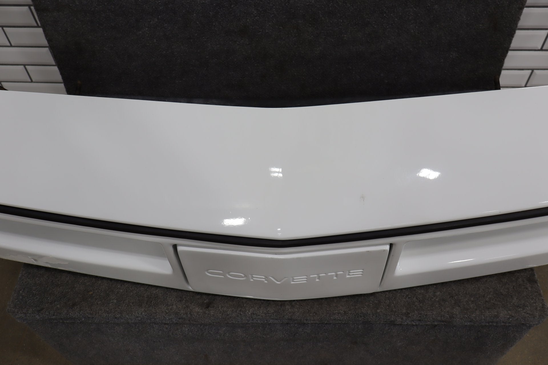 1984-1989 Chevrolet Corvette C4 Front Bumper White 14030201