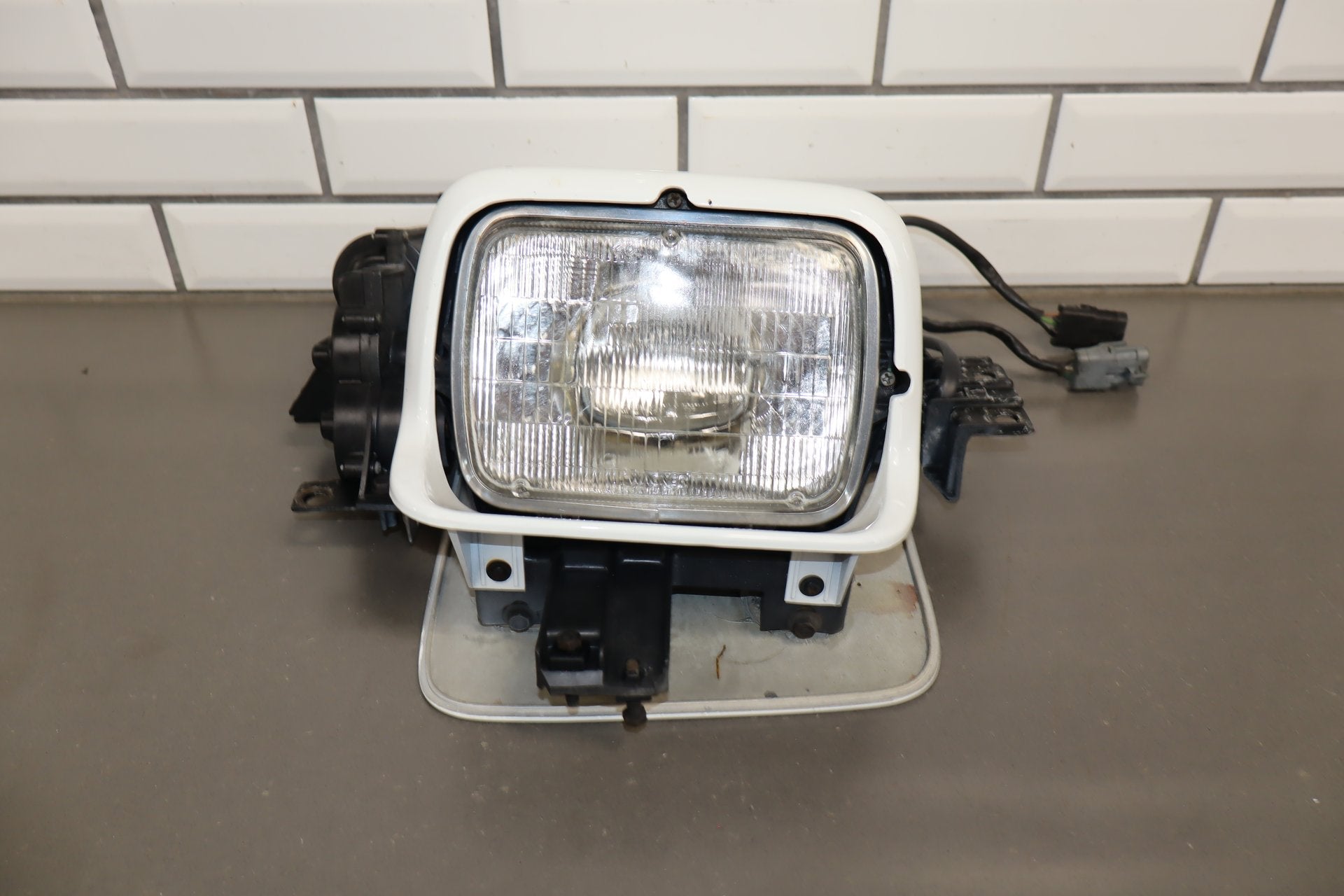 1984-1989 Chevrolet Corvette C4 Left Headlamp