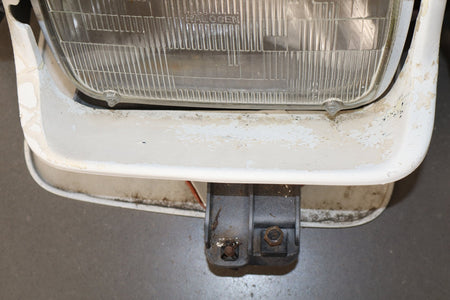 1984-1989 Chevrolet Corvette C4 Right Headlamp Artic White | Motor Inop