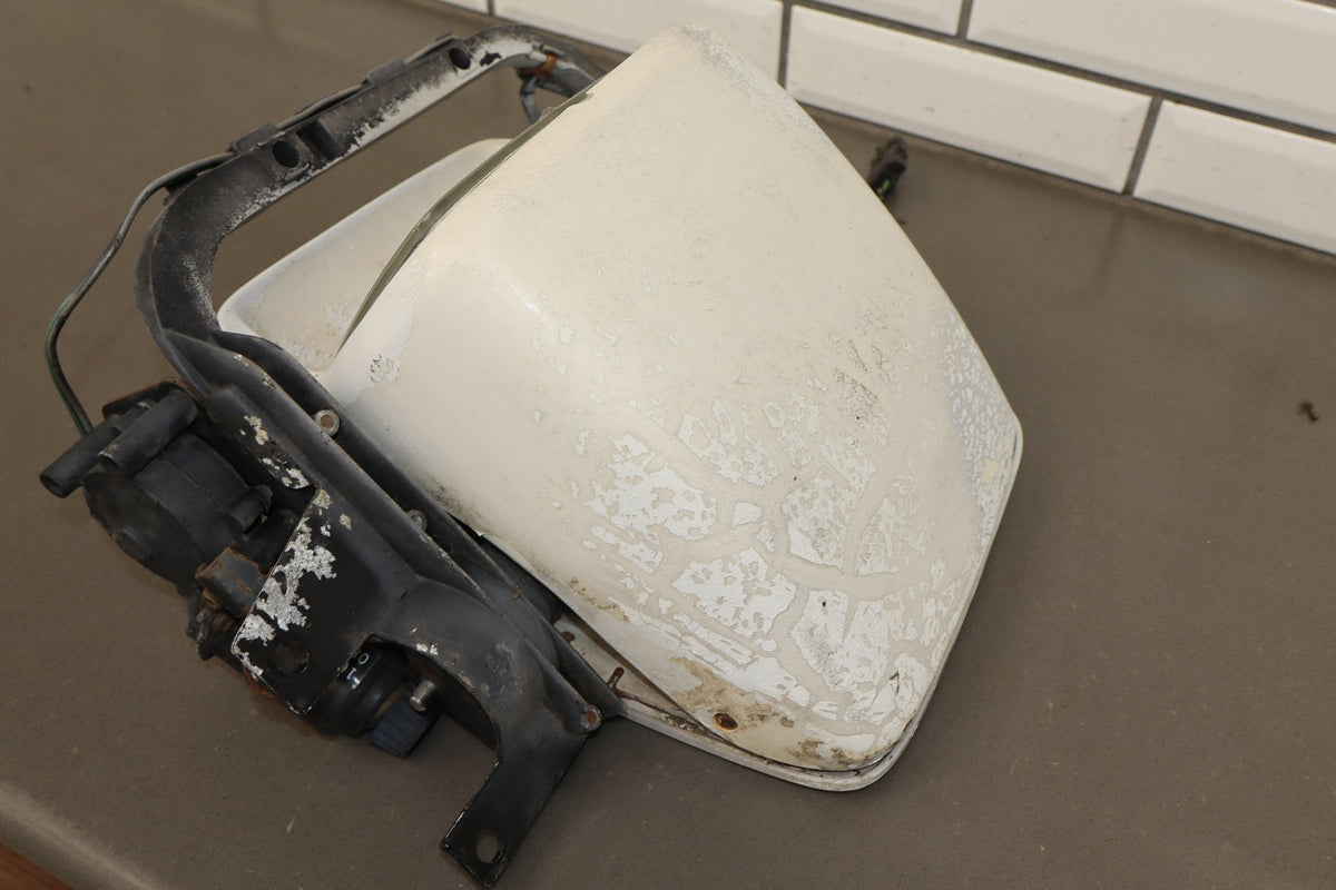 1984-1989 Chevrolet Corvette C4 Right Headlamp Artic White | Motor Inop