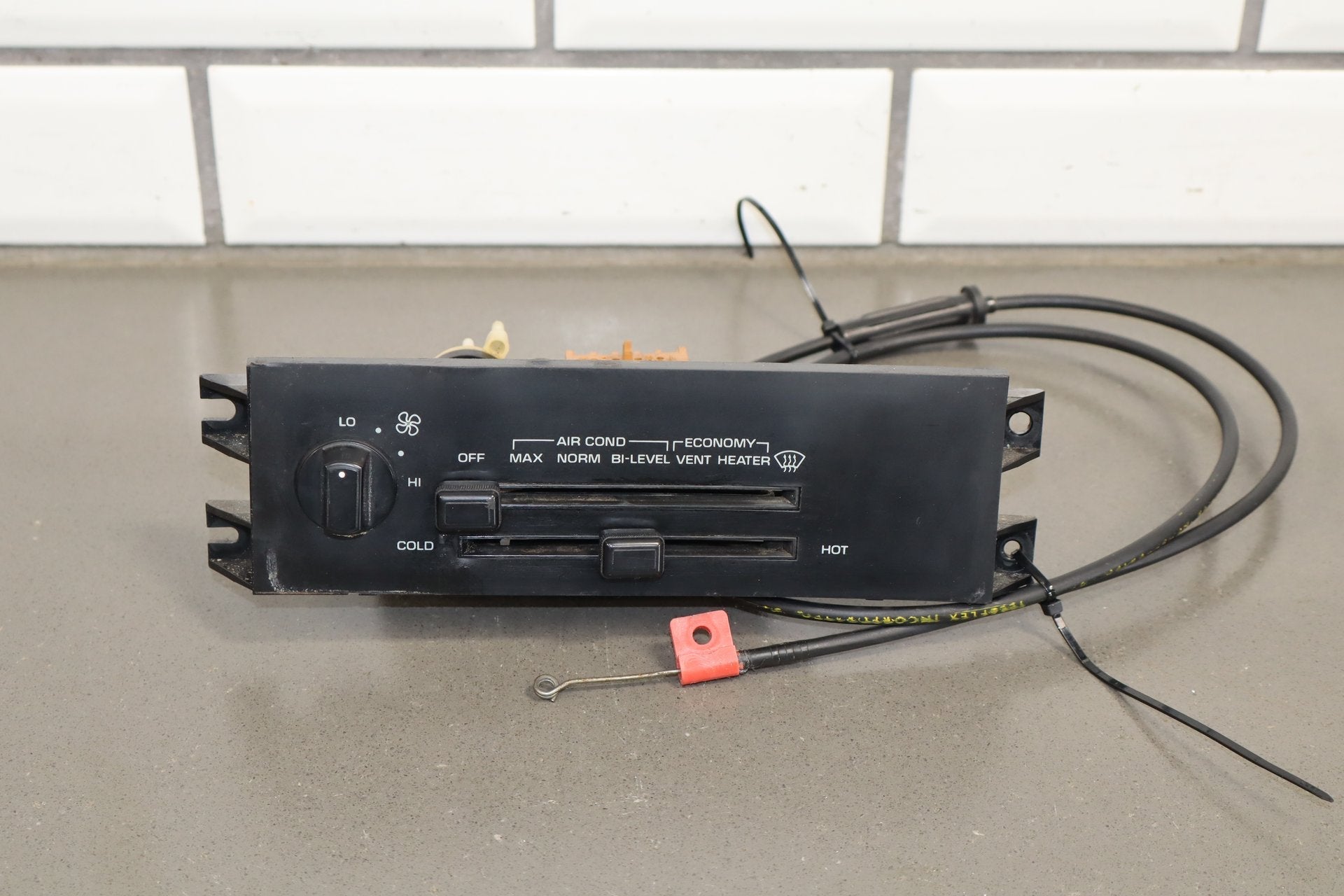 1984-1989 Chevrolet Corvette Climate Control 16040111 OEM