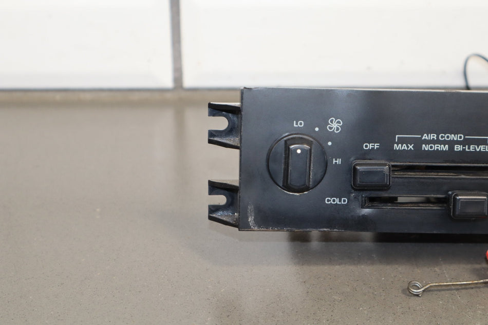 1984-1989 Chevrolet Corvette Climate Control 16040111 OEM