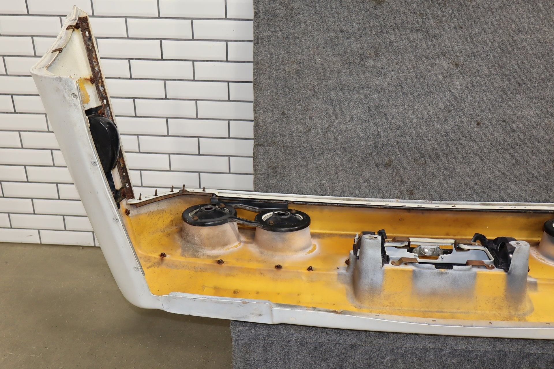 1984-1990 Chevrolet Corvette C4 Rear Bumper Artic White