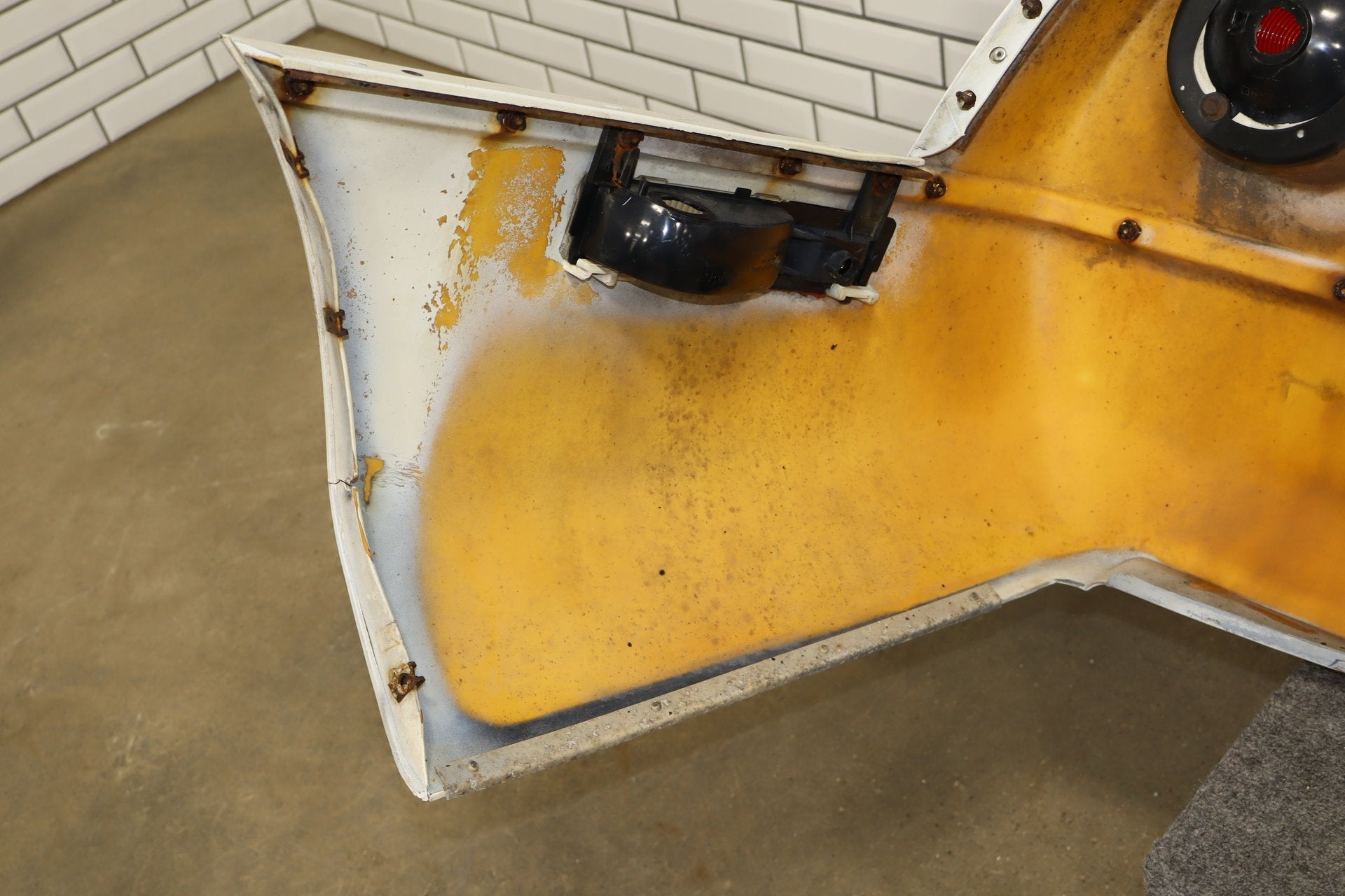 1984-1990 Chevrolet Corvette C4 Rear Bumper Artic White