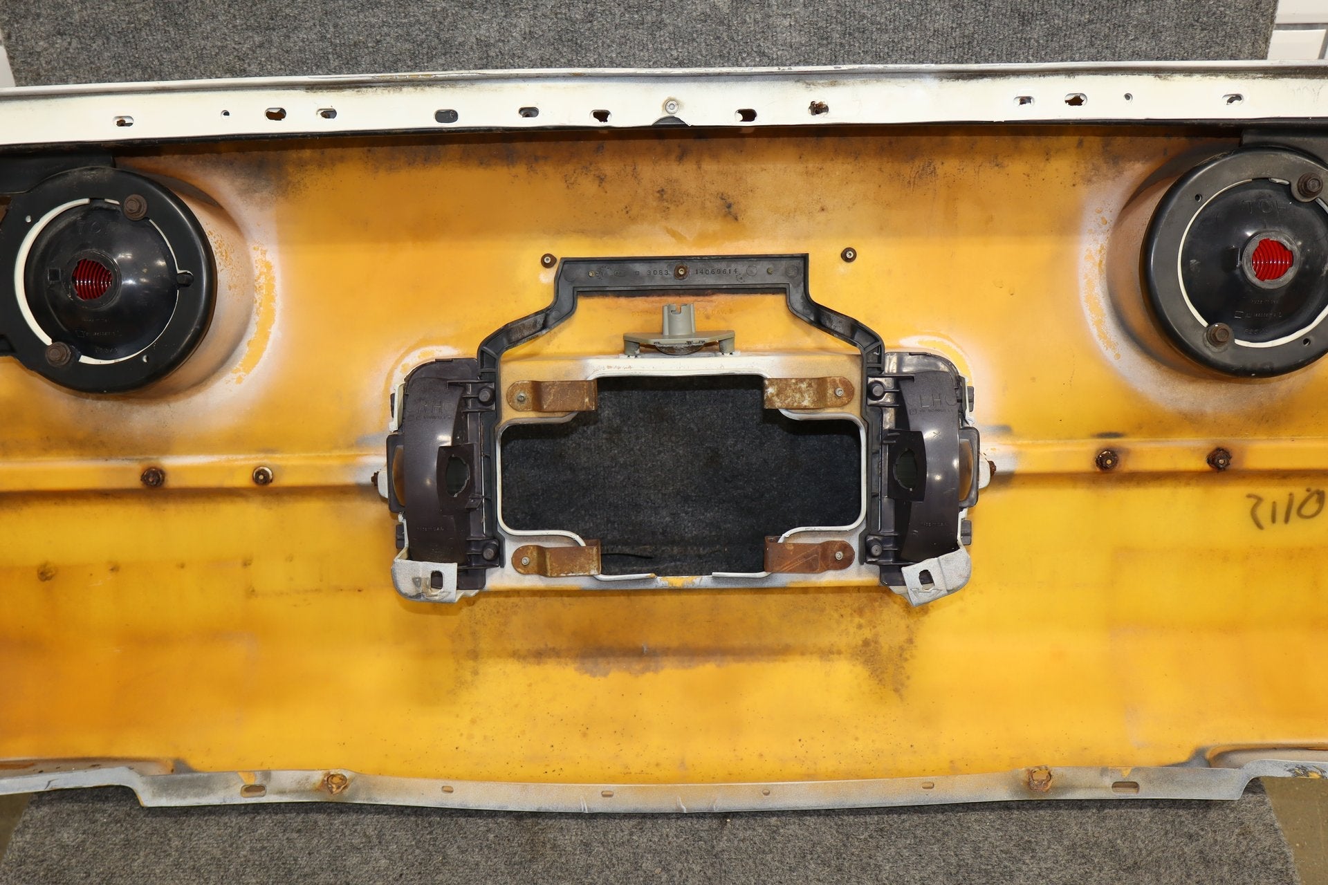 1984-1990 Chevrolet Corvette C4 Rear Bumper Artic White