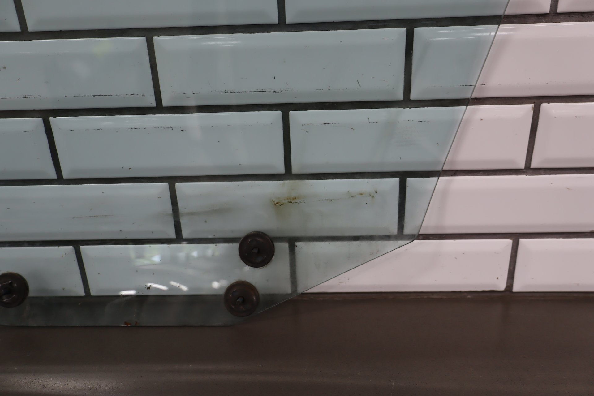 1984-1990 Chevrolet Corvette C4 Right Front Door Window 14094292