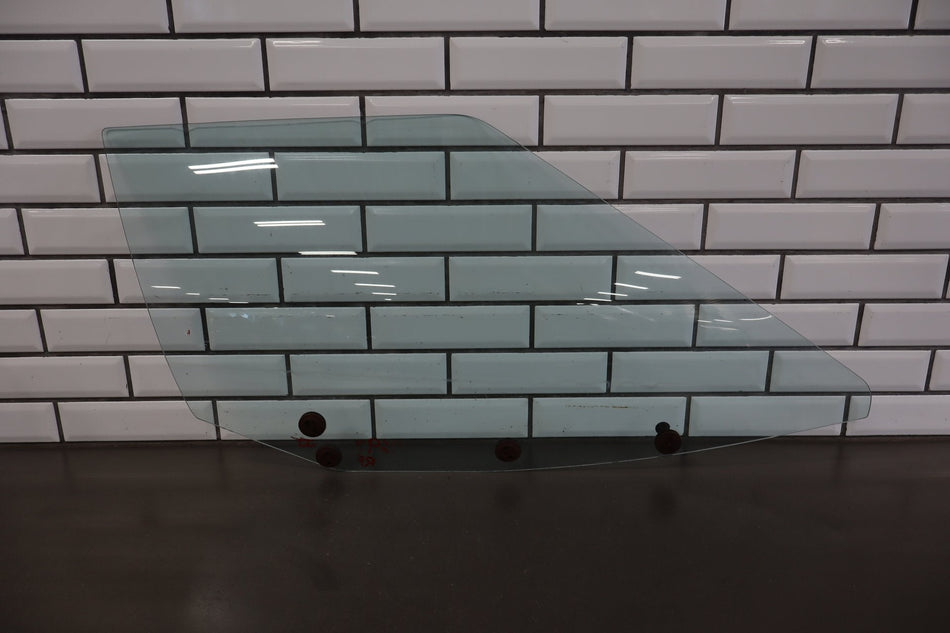 1984-1990 Chevrolet Corvette C4 Right Front Door Window 14094292