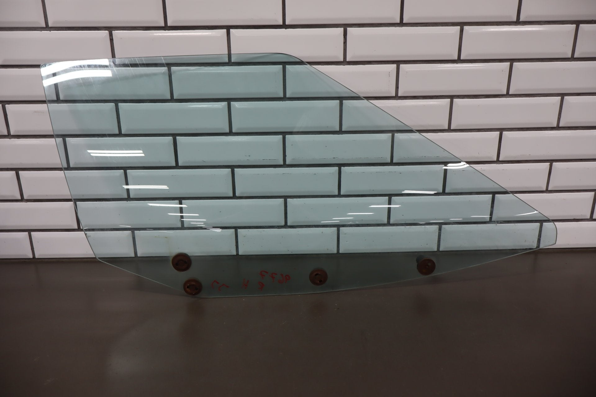 1984-1990 Chevrolet Corvette C4 Right Front Door Window 14094292