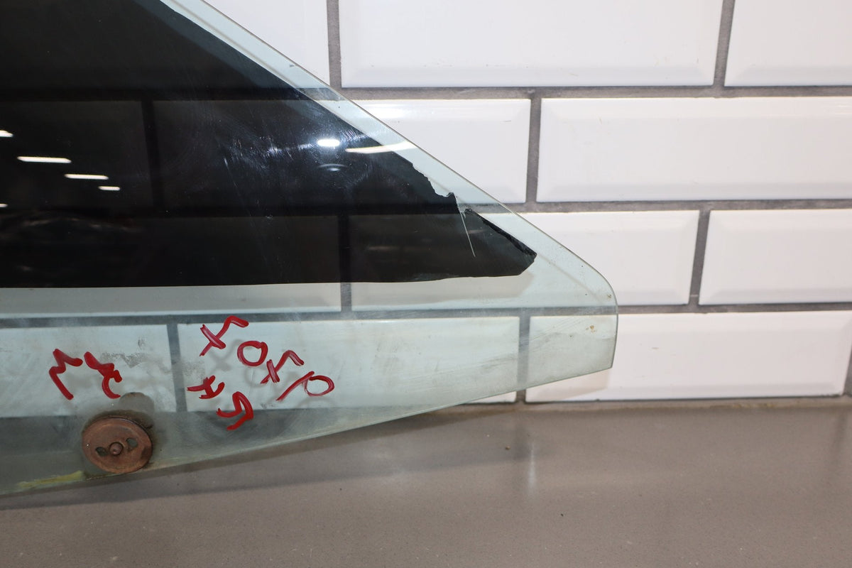 1984-1990 Chevrolet Corvette C4 Right Front Door Window 14094292