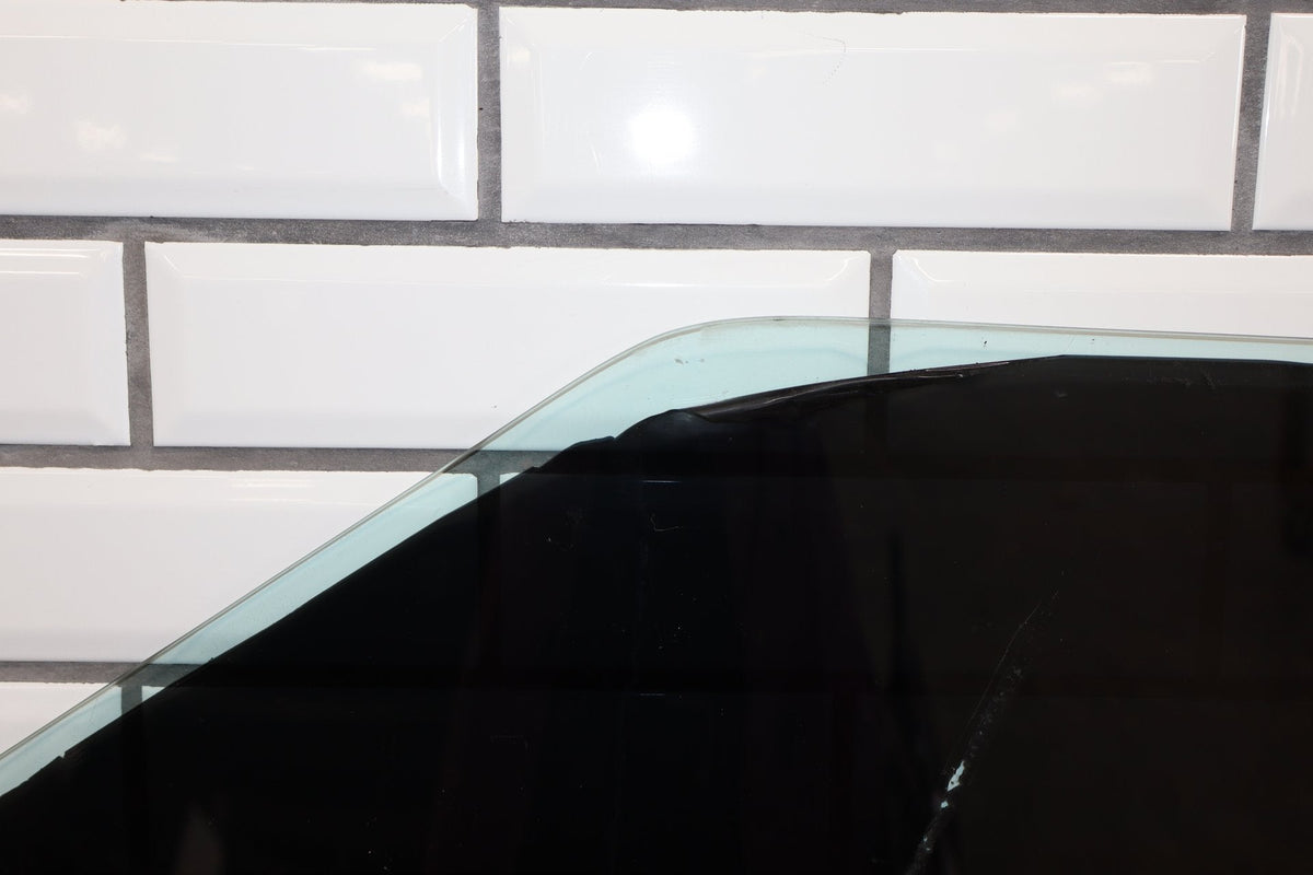 1984-1990 Chevrolet Corvette C4 Right Front Door Window 14094292