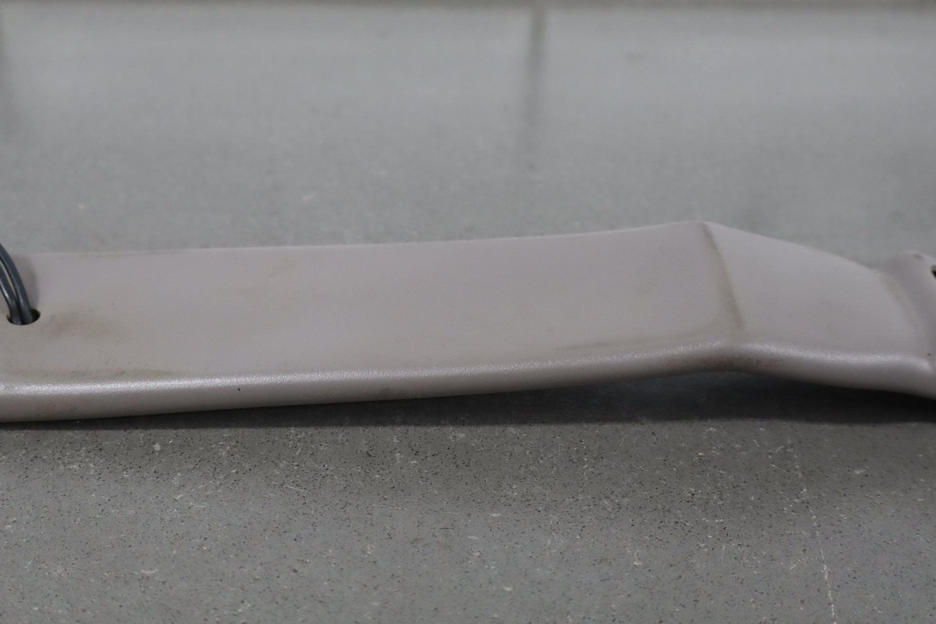 1984-1994 Chevrolet Corvette Left Front Seat Belt Buckle Grey
