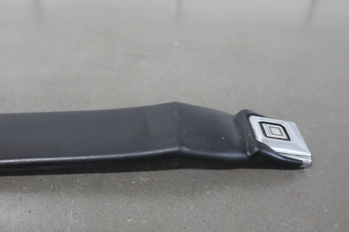 1984-1994 Chevrolet Corvette Left Front Seat Belt Buckle Saddle