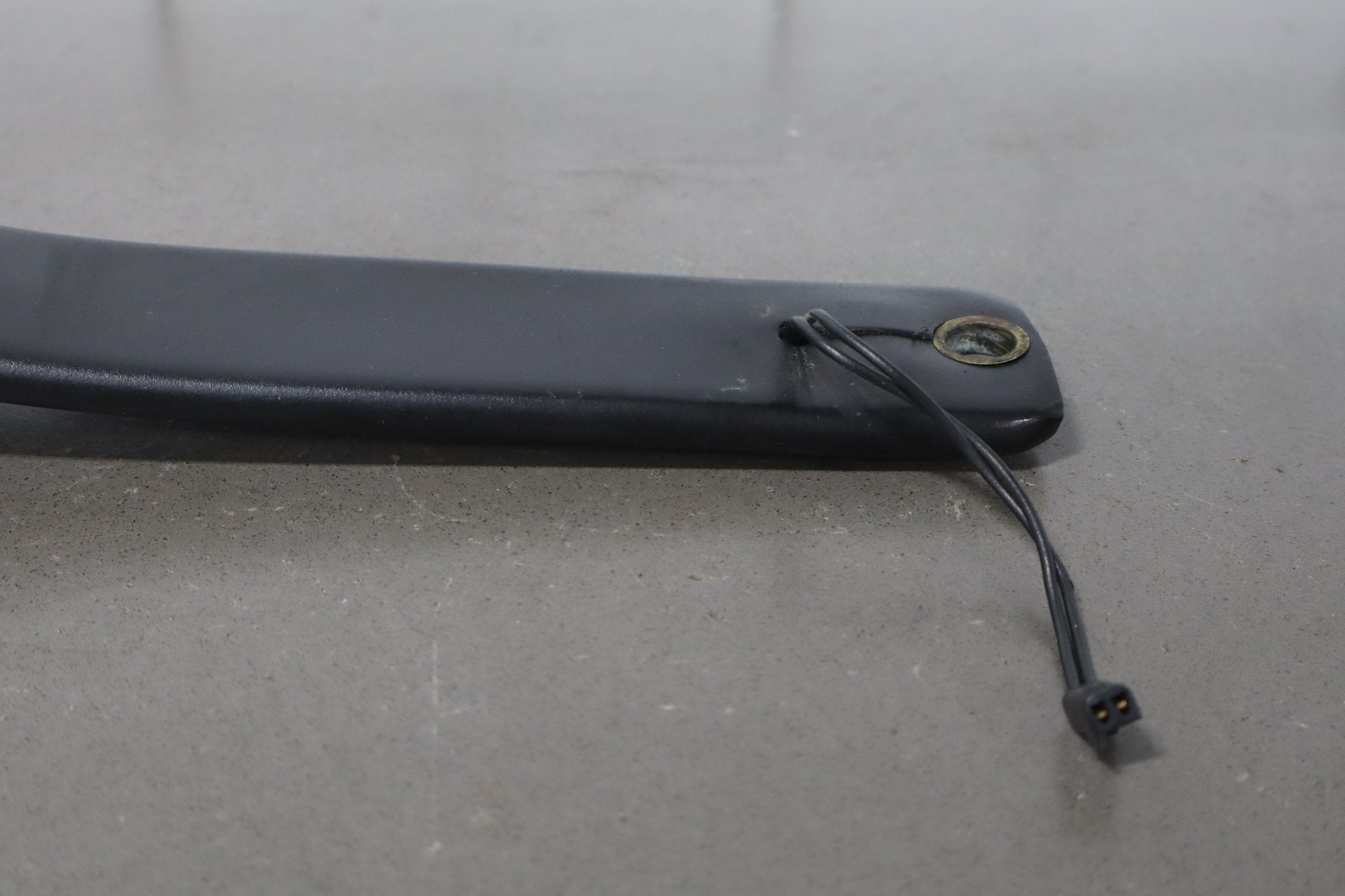 1984-1994 Chevrolet Corvette Left Front Seat Belt Buckle Saddle