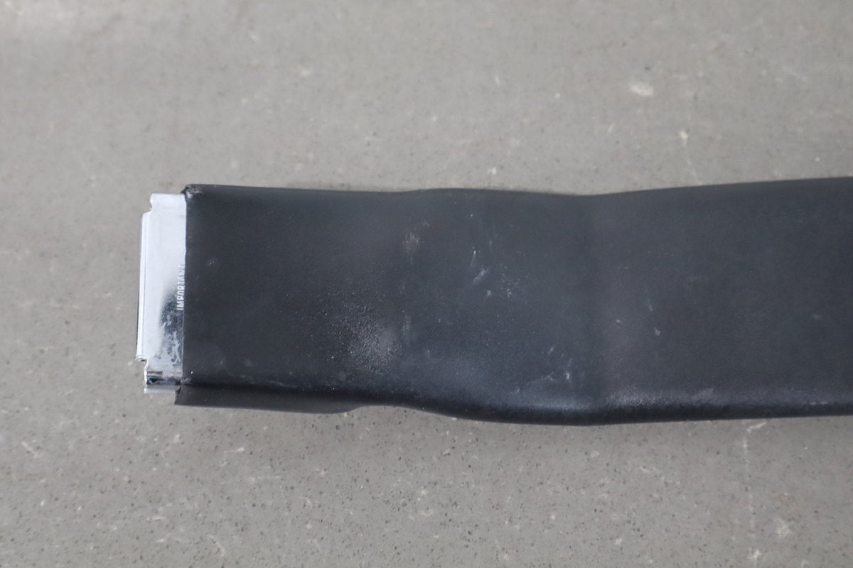1984-1994 Chevrolet Corvette Left Front Seat Belt Buckle Saddle