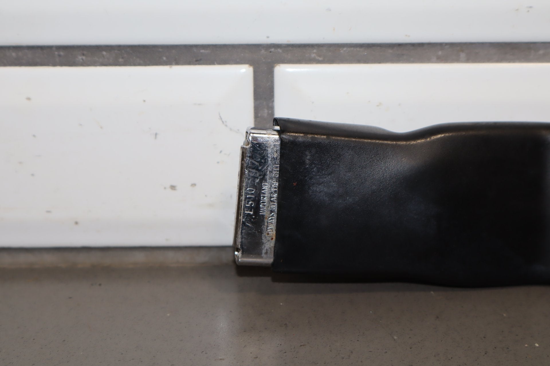 1984-1994 Chevrolet Corvette Right Front Seat Belt Buckle OEM