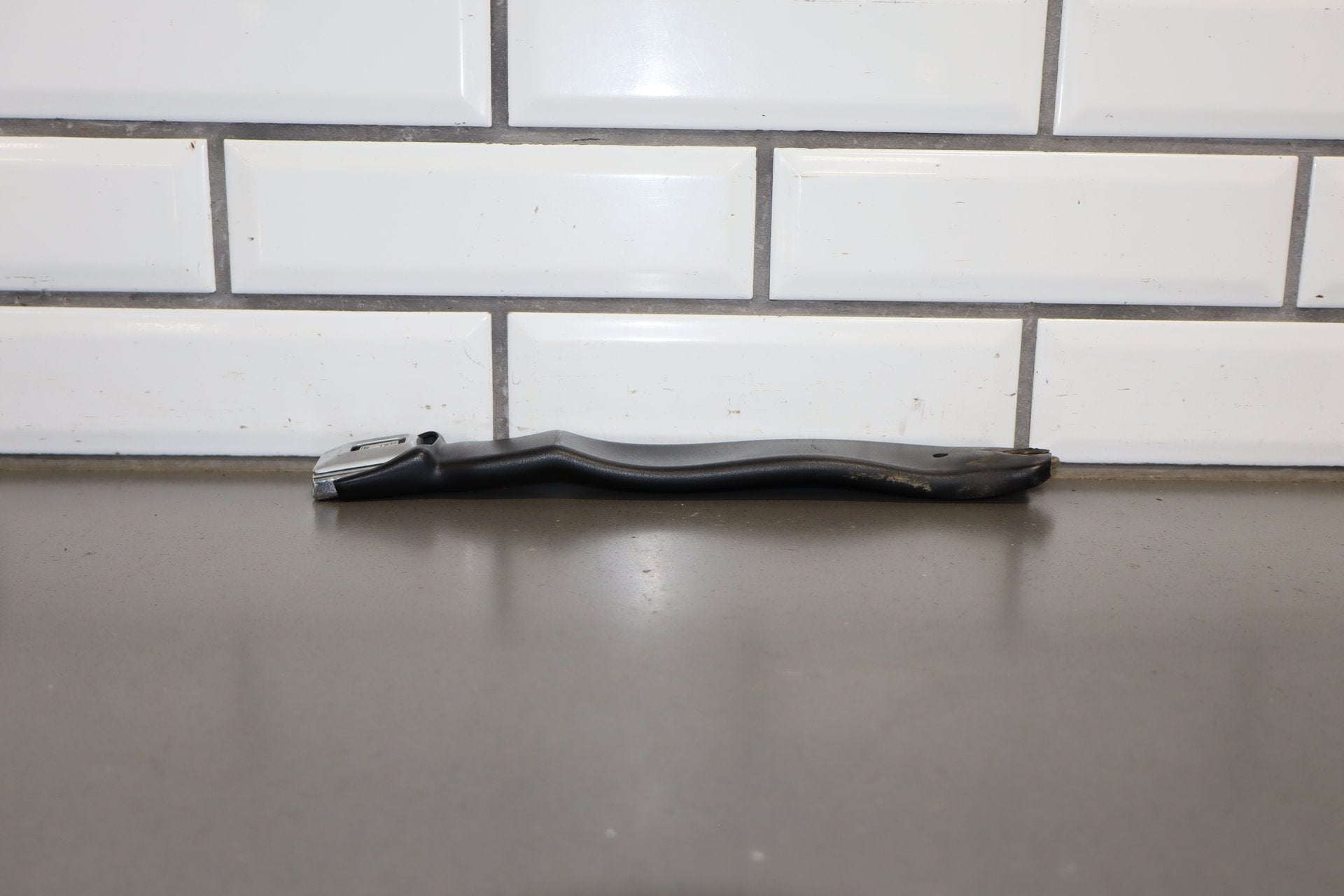 1984-1994 Chevrolet Corvette Right Front Seat Belt Buckle OEM