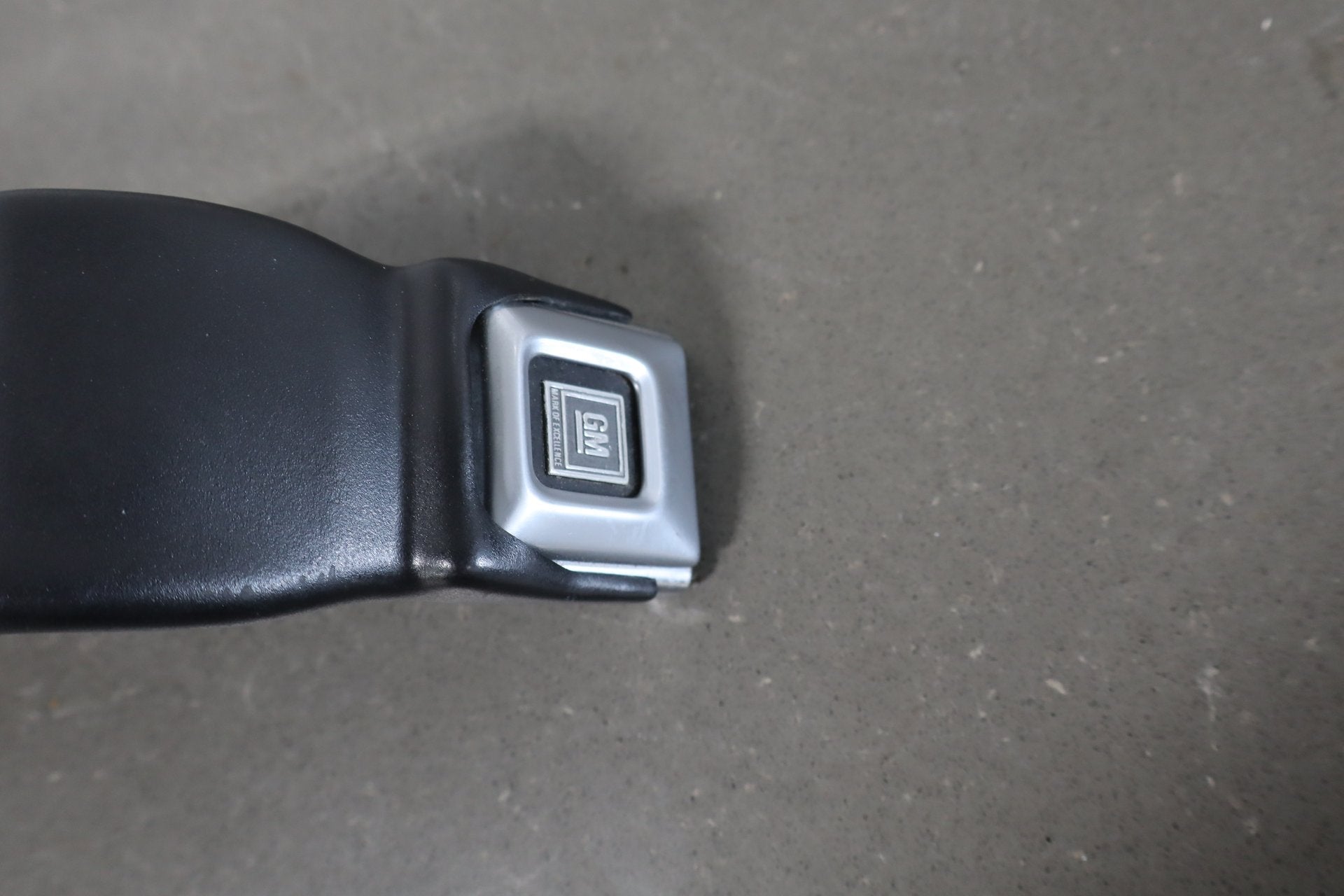 1984-1994 Chevrolet Corvette Right Front Seat Belt Buckle OEM