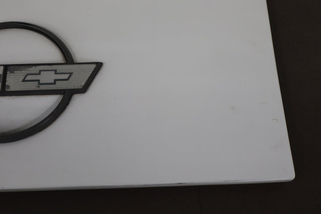 1984 - 1996 Chevrolet Corvette C4 Coupe - Fuel Filler Door Arctic White 10