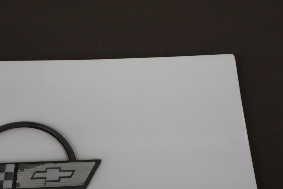 1984 - 1996 Chevrolet Corvette C4 Coupe - Fuel Filler Door Arctic White 10