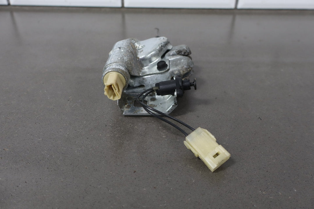 1984 - 1996 Chevrolet Corvette C4 Coupe Lid Latch