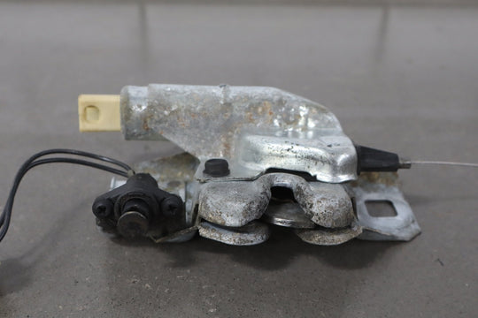 1984 - 1996 Chevrolet Corvette C4 Coupe Lid Latch