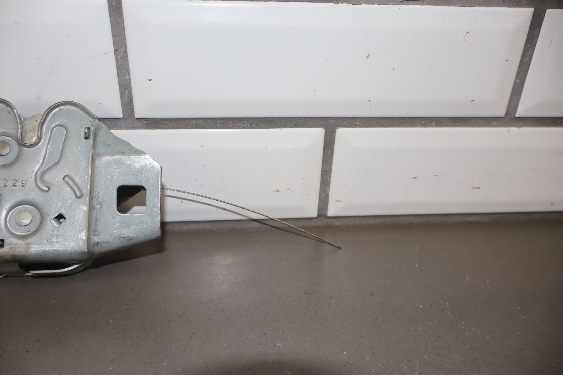1984-1996 Chevrolet Corvette C4 Coupe Lid Latch