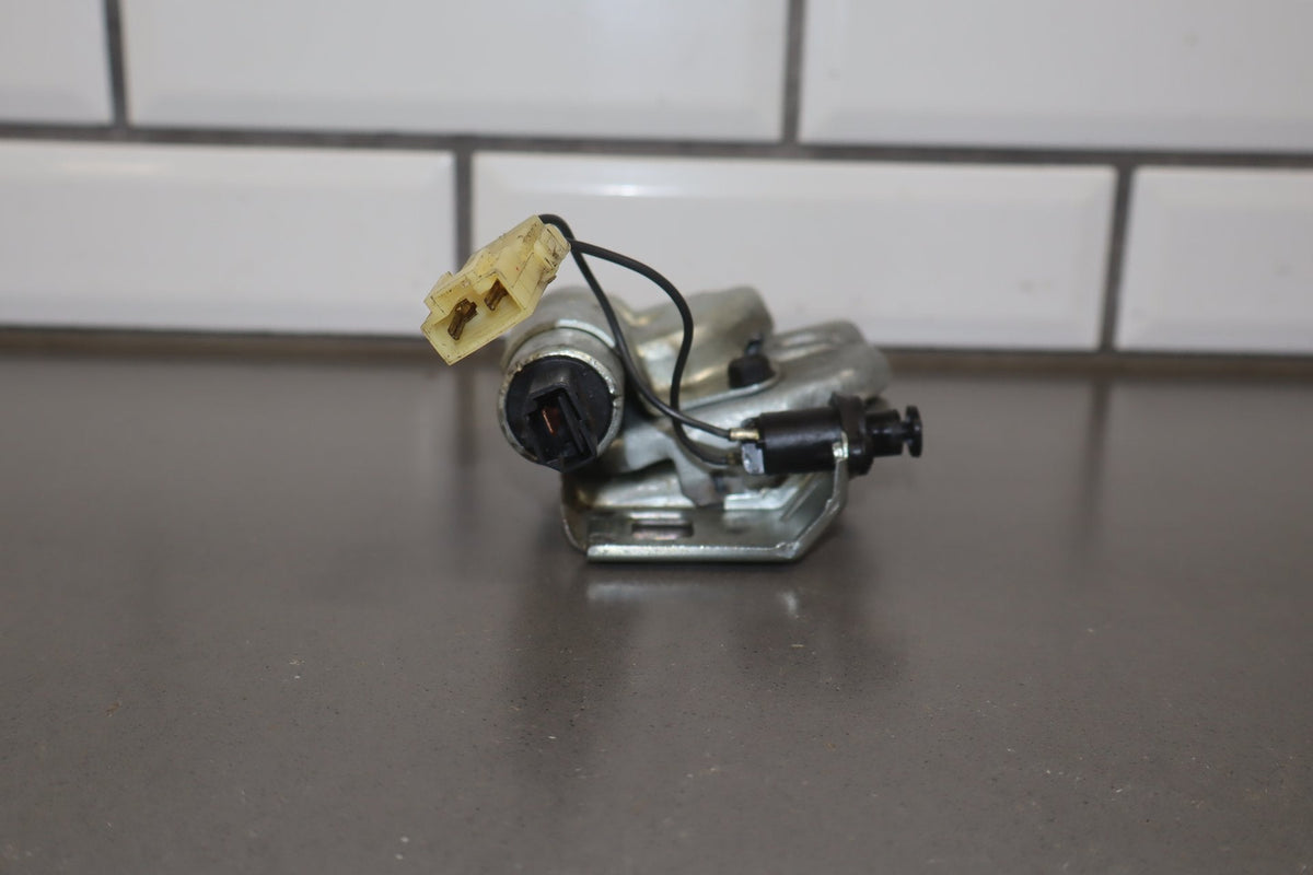 1984-1996 Chevrolet Corvette C4 Coupe Lid Latch