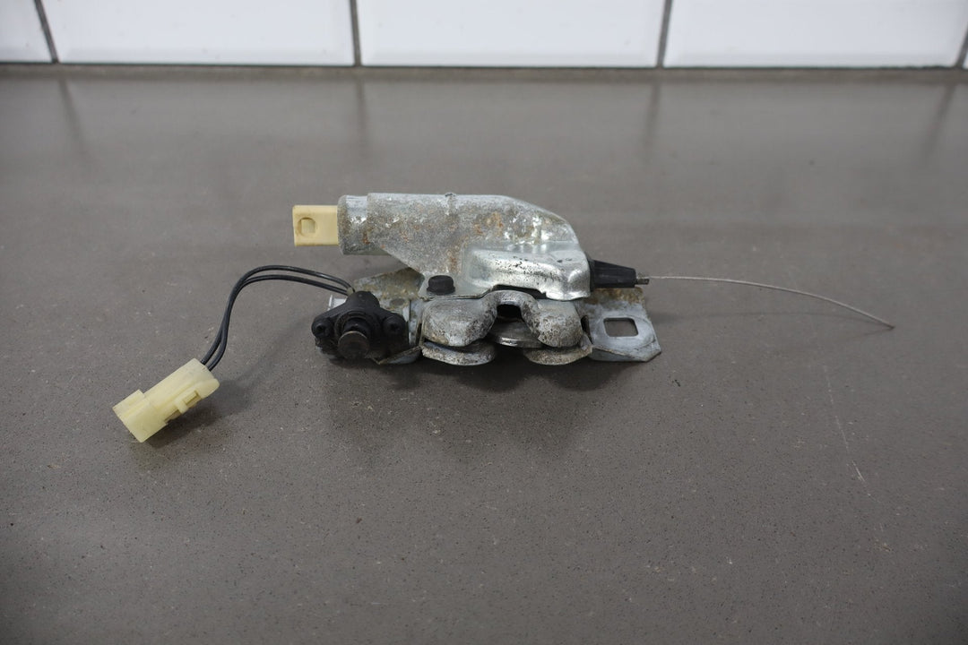 1984 - 1996 Chevrolet Corvette C4 Coupe Lid Latch