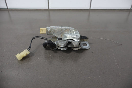1984 - 1996 Chevrolet Corvette C4 Coupe Lid Latch