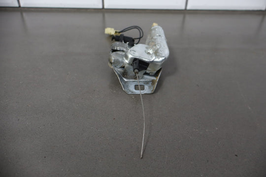 1984 - 1996 Chevrolet Corvette C4 Coupe Lid Latch