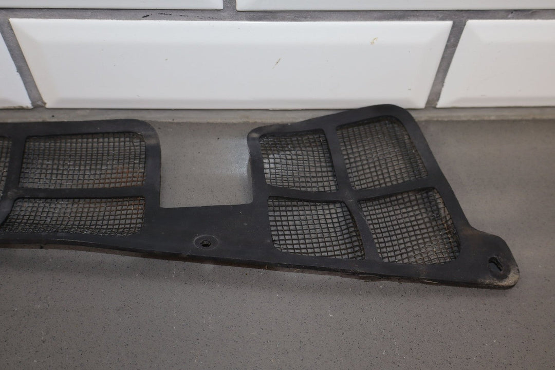 1984 - 1996 Chevrolet Corvette C4 - Cowl Screens