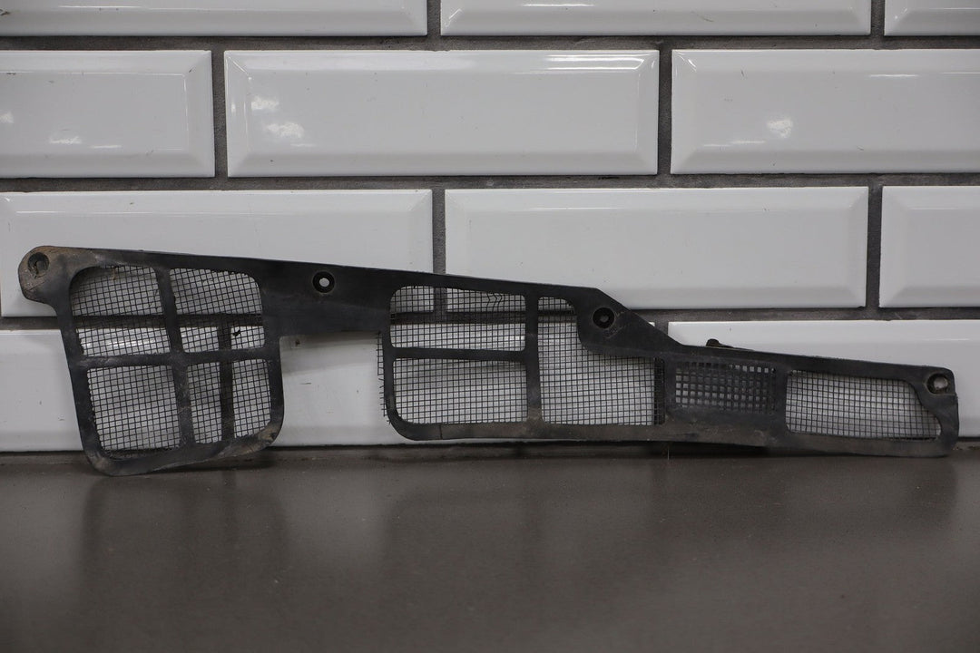1984 - 1996 Chevrolet Corvette C4 - Cowl Screens