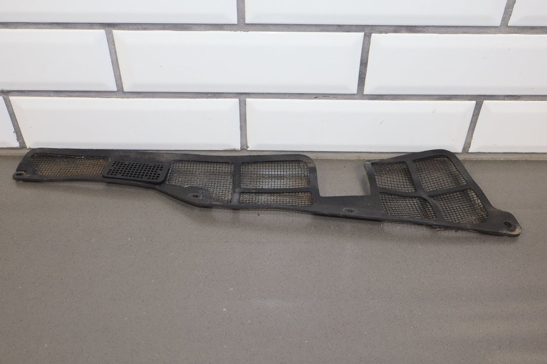1984 - 1996 Chevrolet Corvette C4 - Cowl Screens