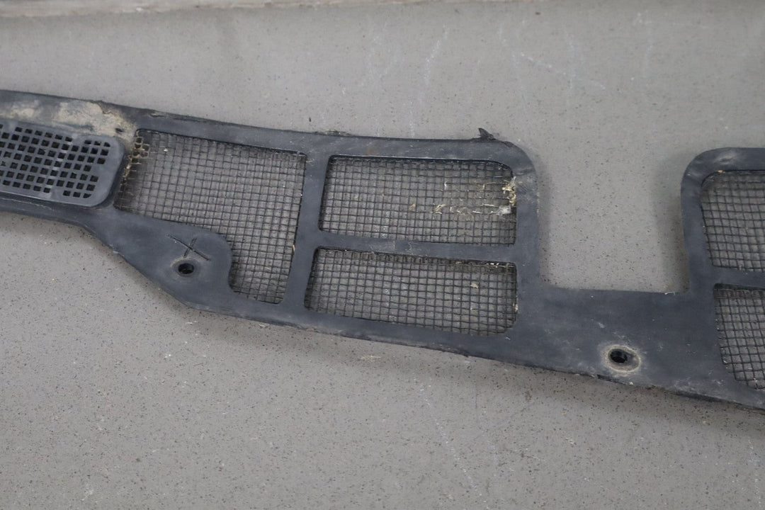 1984 - 1996 Chevrolet Corvette C4 - Cowl Screens