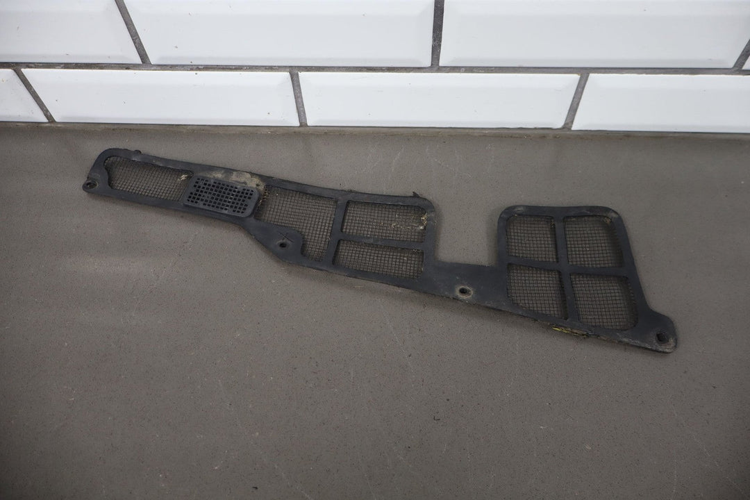 1984 - 1996 Chevrolet Corvette C4 - Cowl Screens